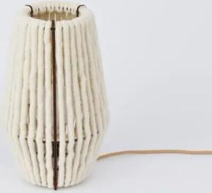 ALMUT von Wildheim Tischlampe aus 100 % Wolle vom Tiroler Stein- und Bergschaf