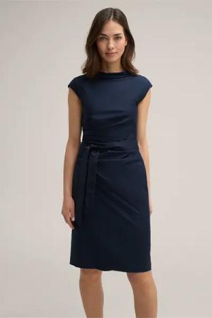 Baumwollstretch-Etui-Kleid mit Audreykragen in Navy