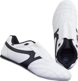 BAY-Sports Budo Max Kampfsportschuhe weiß Slipper Karate Taekwondo Sneaker Sneaker (Paar) mit Schürung, Budoschuhe, Leichte Sportschuhe