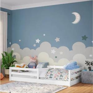 Bellabino Kinderbett Iskri mit Rausfallschutz und Lattenrost (weiß, optional mit Matratze), Bodenbett verfügbar in 90/120/140x200