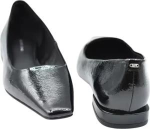 Black Patent Flats With Pointed Toe - Gr. 6 - in Schwarz