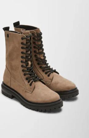 Boots aus Velours