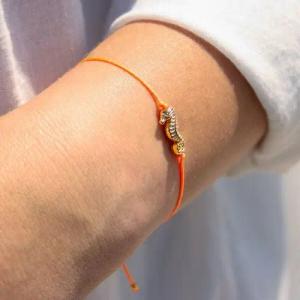 Bow & Hummingbird Armband auf Karte - Seepferdchen - Untertauchen