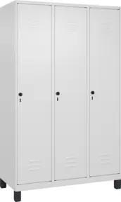 C+P Spind Classic PLUS, Füße, 3 Abteile, 1950x1200x500mm, 9016/9016 Verschluss Sicherheits-Drehriegel 4 Garderobenhaken Trennwand mittig