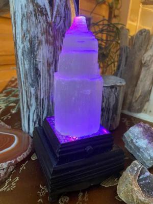 Eden Stone Edelstein Selenit Kristall Tower 10cm mit LED Sockel, (1-St)