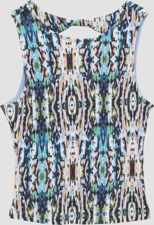 Elastisches Top aus Rippware mit Cut Out