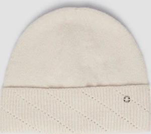 Feinstrick-Beanie mit dezenter Applikation