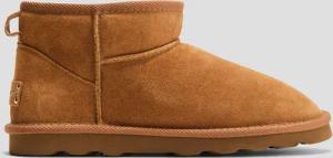 Flache Stiefel aus Leder