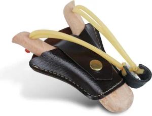 Flanacom Spielzeug-Gartenset Steinschleuder aus Holz Leder-Tasche zum befestigen an Gürtelschnalle, (1-tlg), Holz-Zwille mit Erbsen - Schleuder Kinder & Erwachsene Outdoor