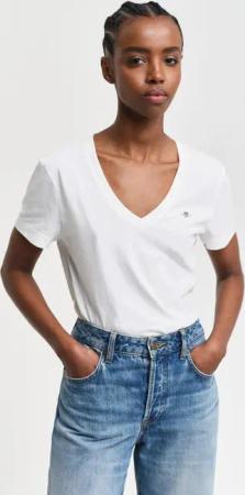 Gant T-Shirt REG SHIELD KA V-NECK T-SHIRT mit einer kleinen Logostickerei auf der Brust