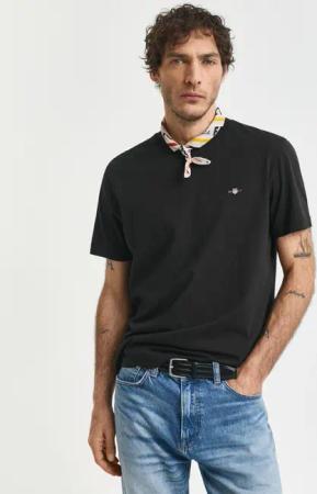 Gant T-Shirt "REG SHIELD SS T-SHIRT" mit Logostickerei auf der Brust