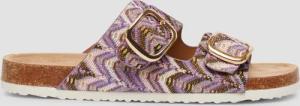 Gemusterte Pantoletten mit Dornschließen-Detail