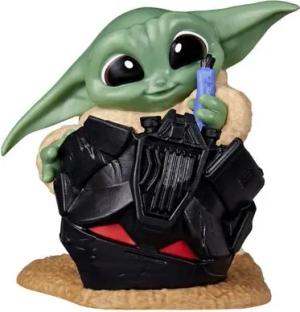HASBRO F59425L00 Star Wars The Bounty Collection Serie 5, Grogu Figur in „Helmspaß“-Pose