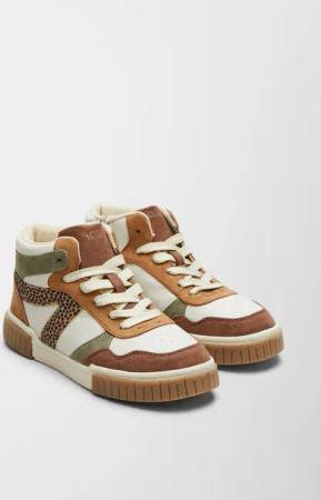 High Top Sneaker