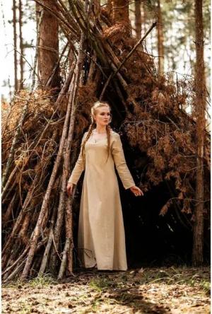 Leonardo Carbone Ritter-Kostüm Unterkleid Hanffarben "Lina
