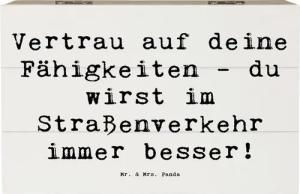 Mr. & Mrs. Panda Dekokiste 19 x 12 cm Spruch Erste Erfahrungen im Straßenverkehr machen - Weiß - (1 St), Einschlagscharniere.