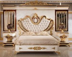 Casa Padrino Bett Schlafzimmer Set Gold / Weiß / Braun / Gold - 1 Doppelbett mit Kopfteil & 2 Nachtkommoden - Schlafzimmer Möbel im Barockstil - Edel & Prunkvoll
