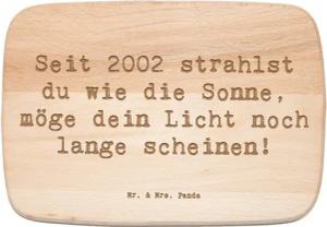 Mr. & Mrs. Panda Frühstücksbrett 2002 Geburtstag - Transparent - Geschenk, möge dein Licht noch lange, Birkenholz, (1-St), Einzigartige Motive