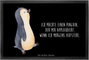 Mr. & Mrs. Panda Fußmatte Pinguin marschierend - Schwarz - Geschenk, Frühaufsteher, Fußabstreif, Höhe: 0.6 mm