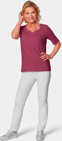 T-Shirt mit charmantem Ausschnitt und Schmucksteinchen - bordeaux - Gr. 46 von Goldner Fashion