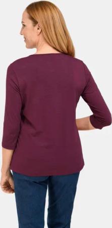 T-Shirt mit charmantem Ausschnitt und Schmucksteinchen - beere - Gr. 44 von Goldner Fashion