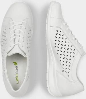 Halbschuhe mit dekorativer Perforierung - weiß - Gr. 37,5 von Goldner Fashion