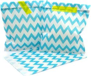 Frau WUNDERVoll Papierdekoration 50 Papiertüten - beachblau mit Zacken (Chevron)