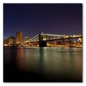 Wallario Möbelfolie New York Skyline - Brooklyn Bridge und Manhattan am Abend