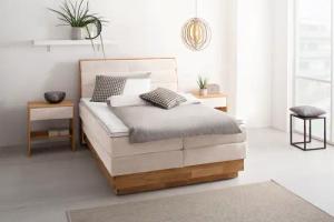 OTTO products Boxspringbett "Jenna", ohne LED-Beleuchtung, mit zertifizierten, recycelten Bezugsstoffen