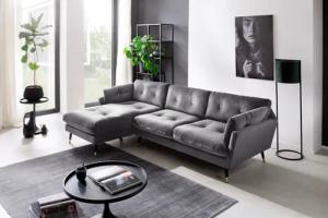Trends by HG Ecksofa "Amira L-Form", mit Strasssteinen und goldfarben Applikationen