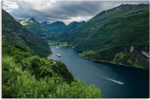 Artland Wandbild "Blick auf den Geirangerfjord Norwegen", Küste, (1 St.), als Alubild, Outdoorbild, Leinwandbild, Poster in verschied. Größen