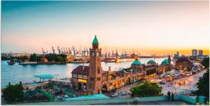 Artland Wandbild "Hamburg Hafen und Landungsbrücken", Deutschland, (1 St.), als Alubild, Outdoorbild, Leinwandbild, Poster, Wandaufkleber