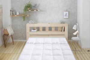 Älgdröm Daunenbettdecke "Finja, Bettdecke 135x200 cm, weitere Größen, Made in Germany", leicht, Füllung 80% Daunen & 20% Federn, Bezug 100% Baumwolle, (1 St.), Bettdecken, Sommer & Winter, Decke, Made in Germany
