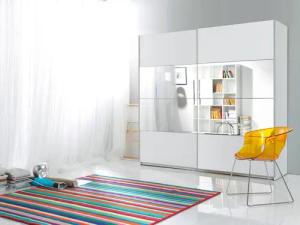 Helvetia Schwebetürenschrank Beta, mit Spiegelelement, inkl. 1 Kleiderstange und 5 Einlegeböden