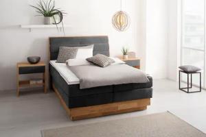 OTTO products Boxspringbett "Jenna", ohne LED-Beleuchtung, mit zertifizierten, recycelten Bezugsstoffen