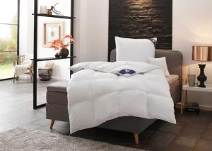 SPESSARTTRAUM Daunenbettdecke + 3-Kammer-Kopfkissen "Exklusiv, 2-tlg, hergestellt in Deutschland, made in Germany, Set", (Spar-Set, Decke mit Kissen), Sparset: 5 Wärmeklassen, 135x200 cm & 155x220 cm