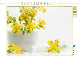 CALVENDO Puzzle CALVENDO Puzzle Hypericum perforatum, Johanniskraut 2000 Teile Lege-Größe 90 x 67 cm Foto-Puzzle Bild von Tanja Riedel, 2000 Puzzleteile