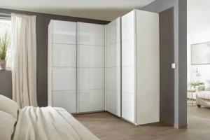 rauch Schwebetürenschrank "Quadra", Eckschrank inkl. Türendämpfer, mit Glastüren