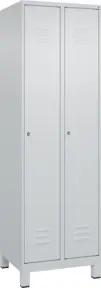C+P Spind Classic PLUS, Füße, 2 Abteile, 1950x600x500mm, 7035/7035 Verschluss Zylinderschloss 4 Garderobenhaken Trennwand mittig