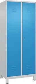 C+P Spind Classic PLUS, Füße, 2 Abteile, 1950x800x500mm, 7035/5012 Verschluss Zylinderschloss 4 Garderobenhaken Trennwand mittig