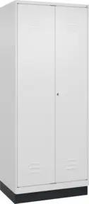 C+P Wäsche-Spind Classic PLUS, Sockel, 2 Abteile, 1950x800x500mm, 9016/9016 Verschluss Zylinderschloss Trennwand mittig