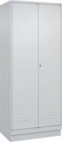 C+P Wäsche-Spind Classic PLUS, Sockel, 2 Abteile, 1950x800x500mm, 7035/7035 Verschluss Zylinderschloss Trennwand mittig
