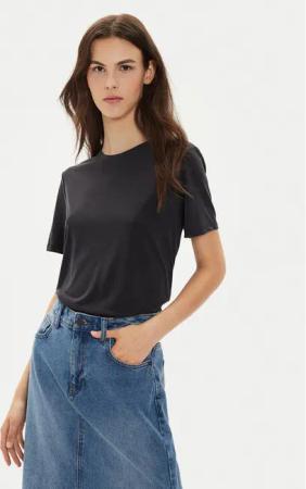 Pieces T-Shirt Anora 17148789 Schwarz Regular Fit