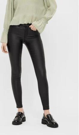 Pieces Hose aus Kunstleder Shape-Up 17108412 Schwarz Skinny Fit