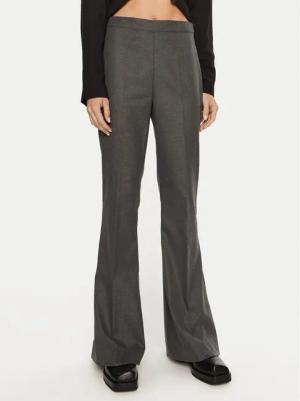 Gestuz Stoffhose Paula 10909377 Grau Flare Fit