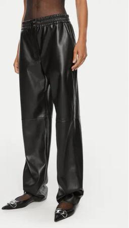 Hugo Hose aus Kunstleder Halmara-1 50516876 Schwarz Relaxed Fit