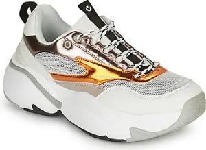 Victoria Sneaker -