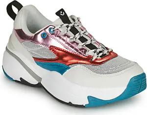 Victoria Sneaker -