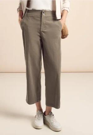 Street One Frauen Cordhose im Casual Fit in Beige, Gr: 46