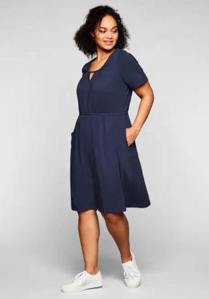 Sheego Jerseykleid mit Cut-out am Ausschnitt, marine, Gr.46